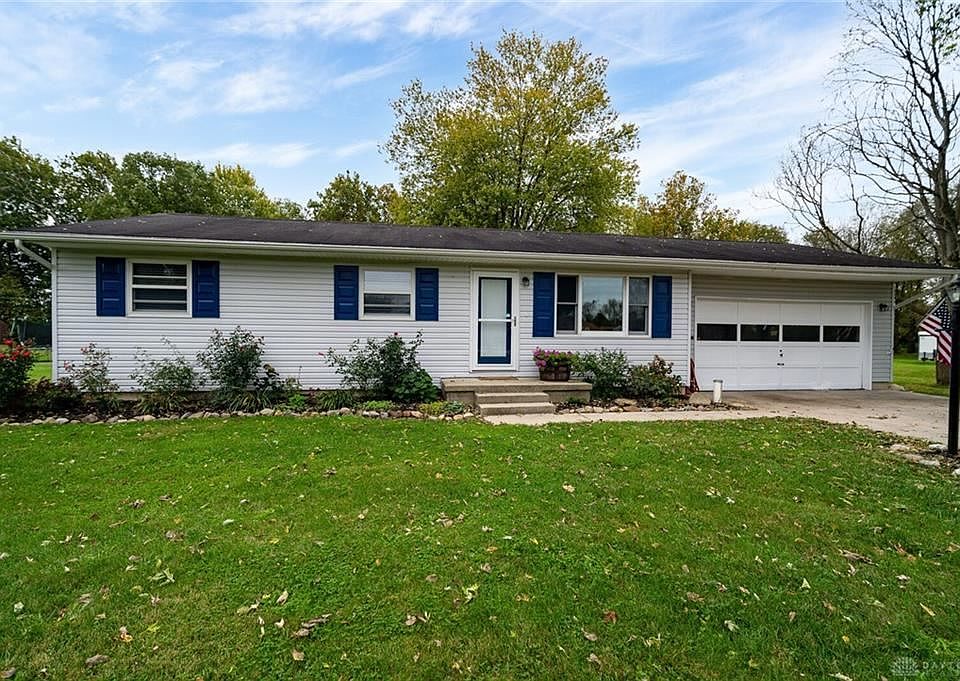 1st image of 30 Woodhaven Ln