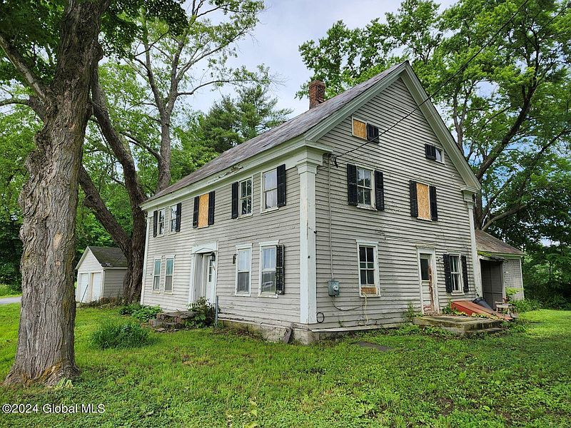 4th image of 1004 Old County Lane