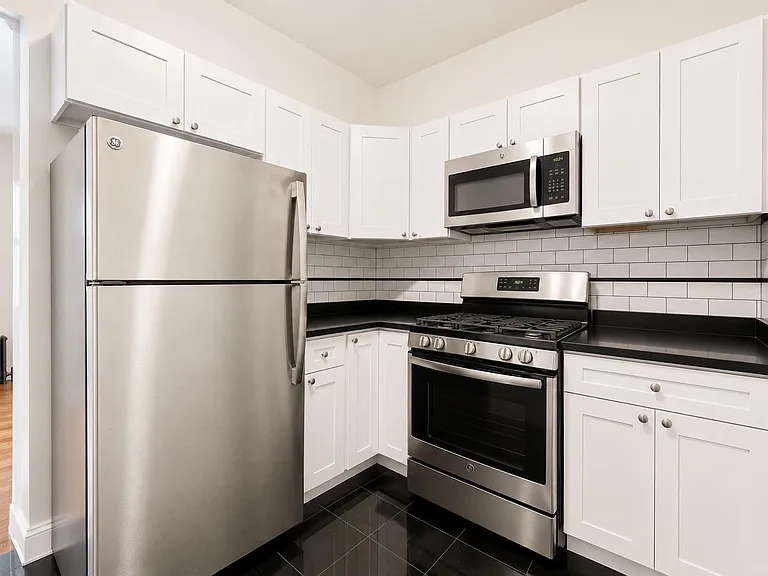300 Fort Washington Ave #1E — Photo 9