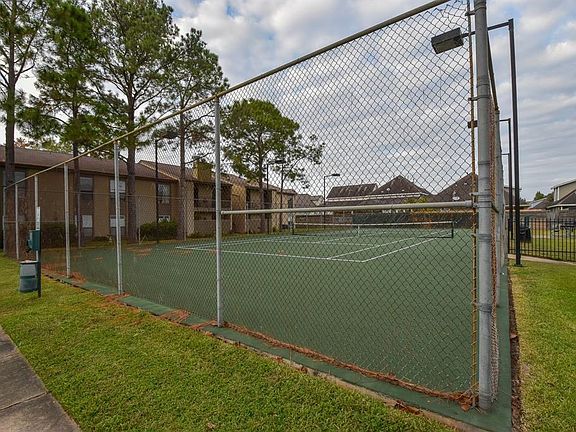 3rd image of 3300 Pebblebrook Dr APT 6