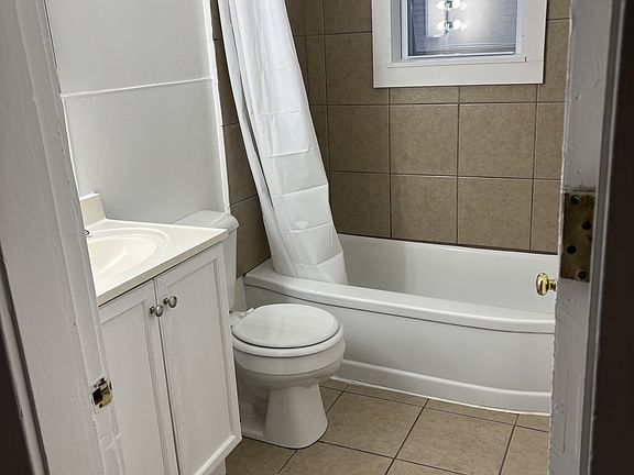 5th image of 760 Broadway Ave NW #2