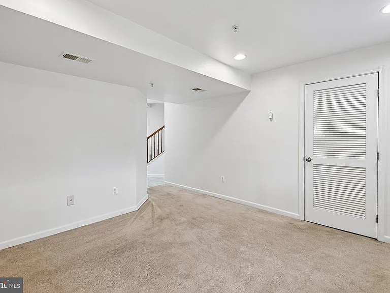 9457 Birdhouse Cir #40 — Photo 54