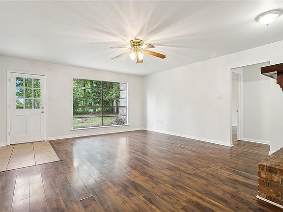 4th image of 275 Oakwood Dr