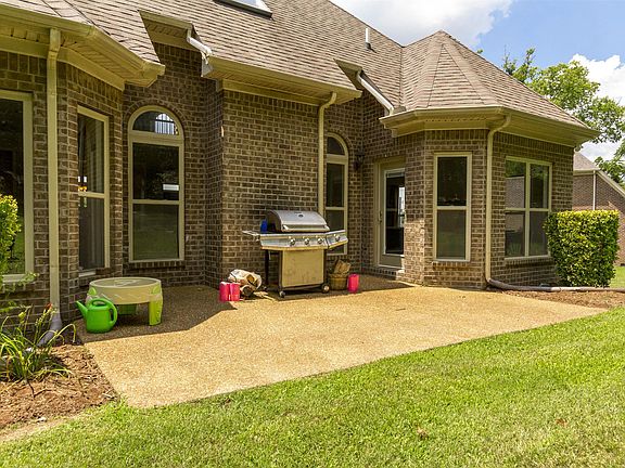 4th image of 107 Kearney Ct