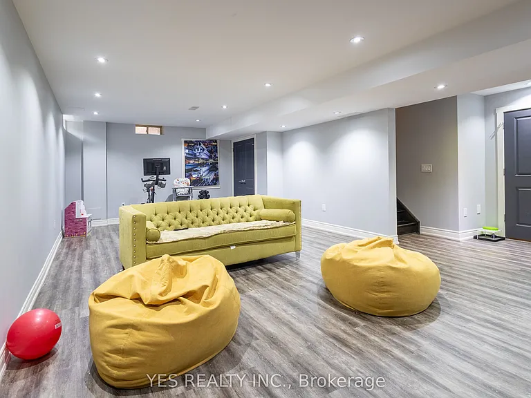 34 Newhouse Blvd — Photo 43