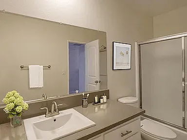 Downey Pointe Apartments — Photo 8