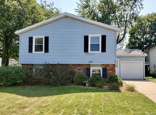 2205 Rainbow Ave, Bloomington, IL 61704