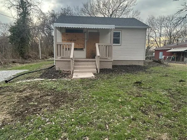 110 Kinder St, Cahokia, IL 62206