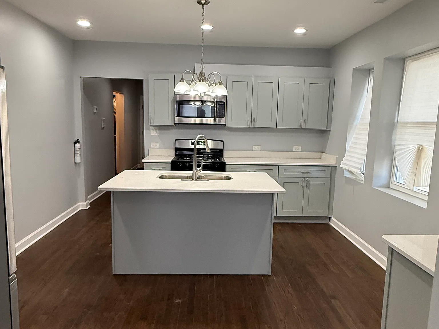 3 bed, $1,800 — Photo 3