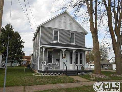 1st image of 524 E Smith St
