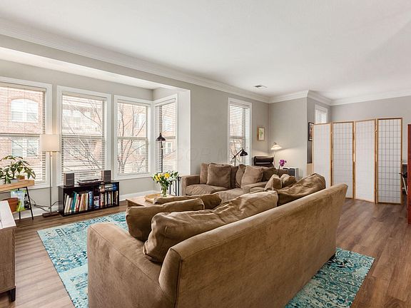 3rd image of 960 Perry St APT 205