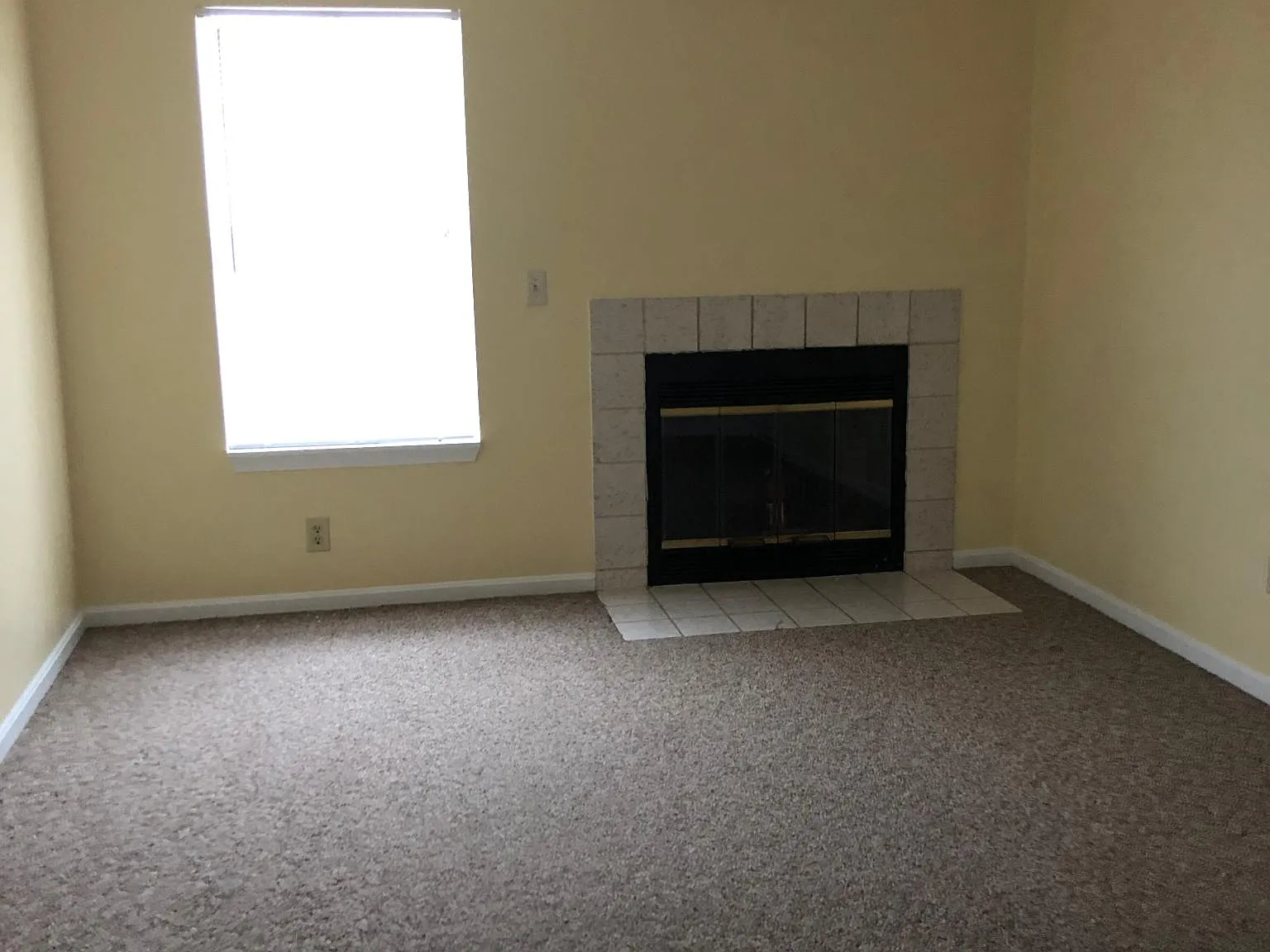 1 bed, 650 sqft, $700 — Photo 1