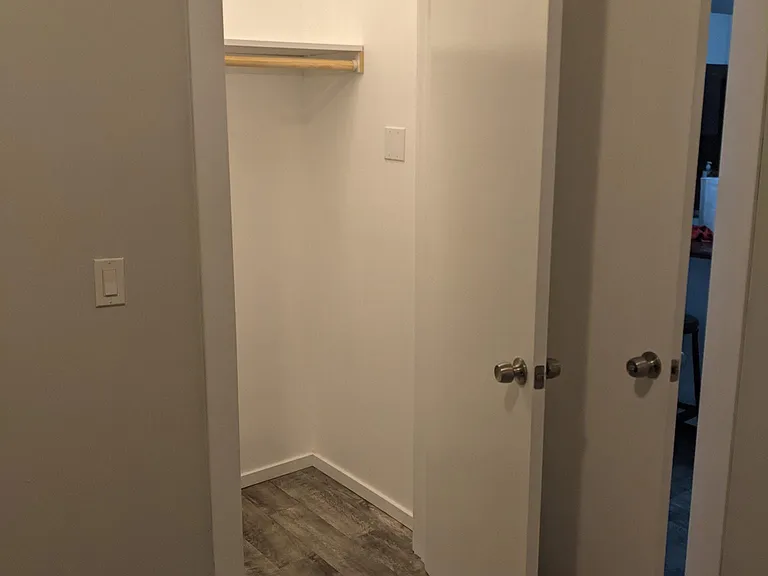 1911 W Estes Ave #1 — Photo 15