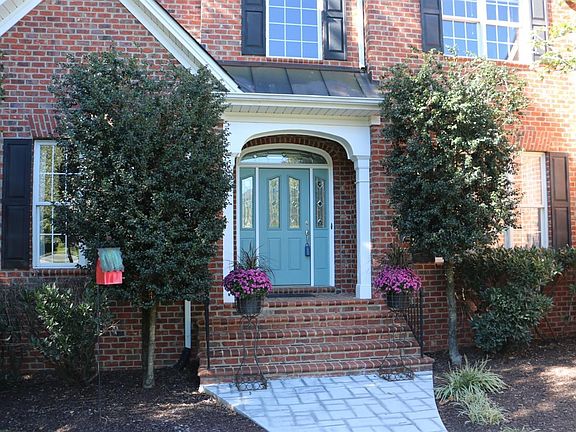 2nd image of 200 Whitley Way