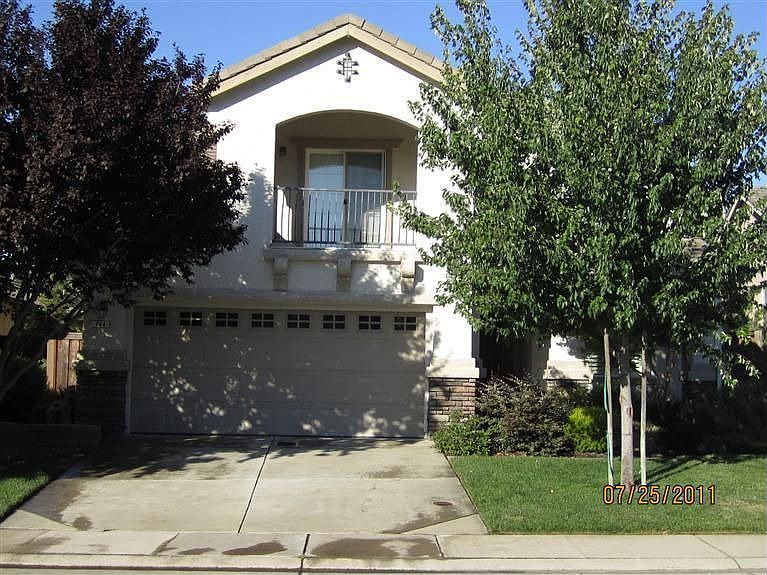 1st image of 704 Plum Creek Ct