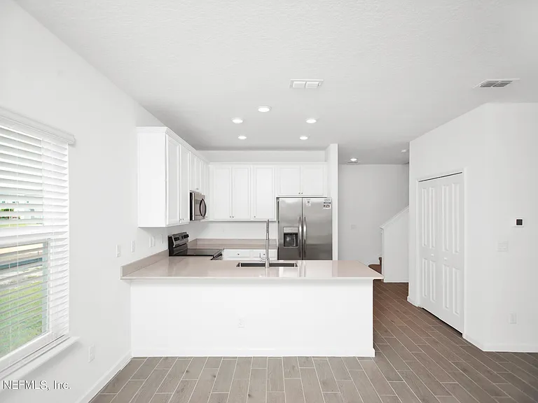 348 Rosemont Dr — Photo 11