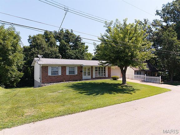 2nd image of 917 Terrace Dr