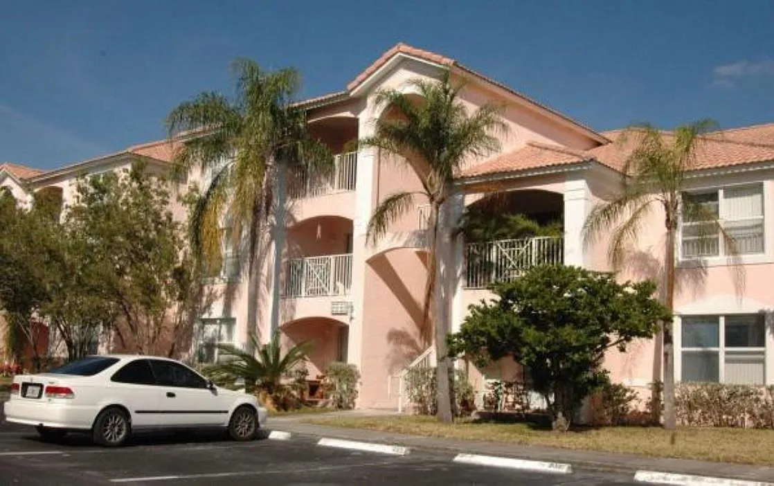 2 bed, 1015 sqft, $2,095 — Photo 2