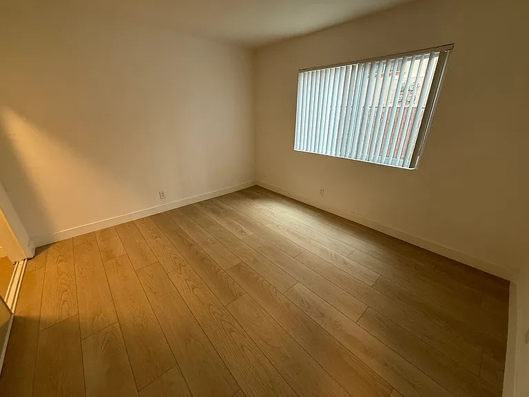 10760 Rose Ave. — Photo 9