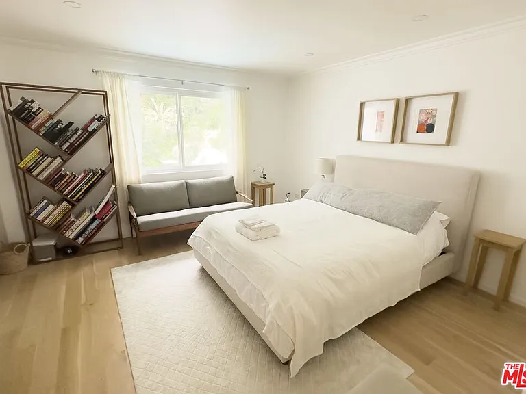 2690 Zorada Dr — Photo 33
