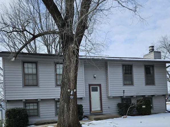 4105 NW Dondee Ln, Topeka, KS 66618