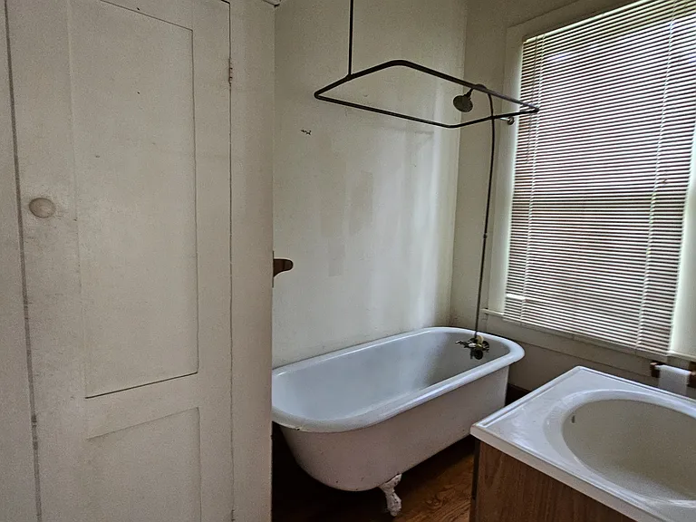 308 NW 2nd St #A — Photo 8