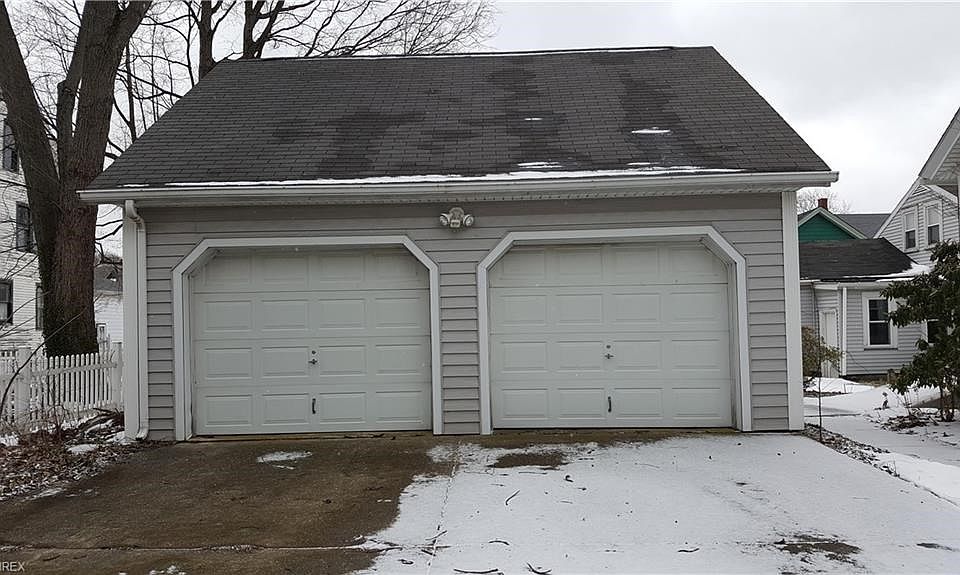 24'x26' 2 Story garage of Franklin St.