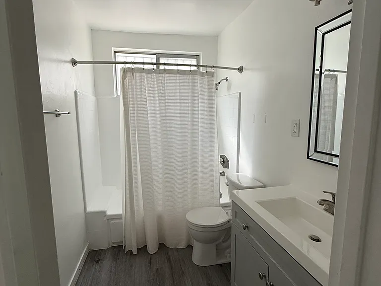 7231 Franklin Ave #2 — Photo 14