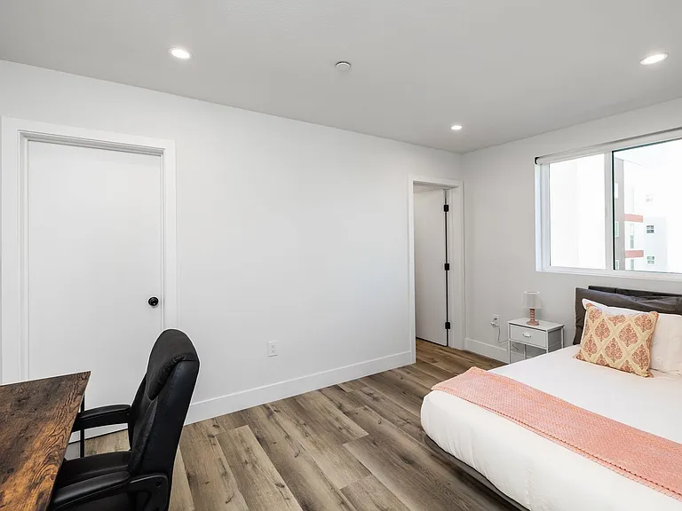 North Beverly 3507 S Budlong Ave — Photo 14