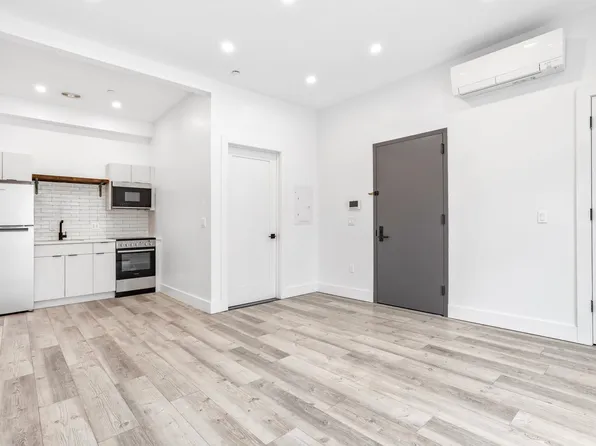 62 Sharon St #1A, Brooklyn, NY 11211
