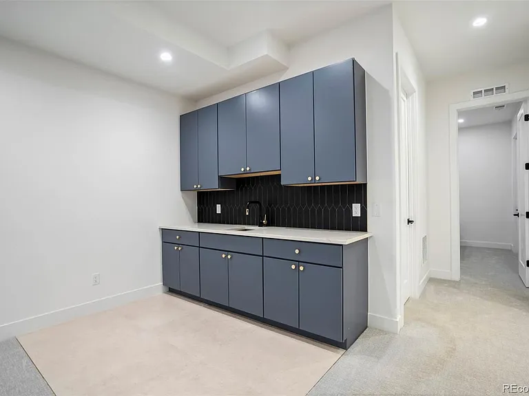 2526 S Lincoln St — Photo 23