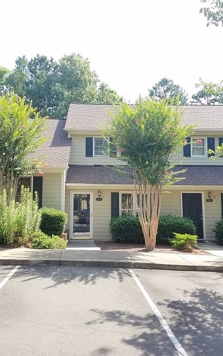 1st image of 704 Gatehouse Ln