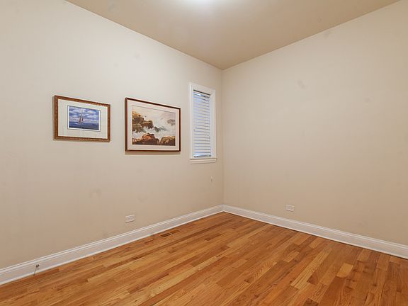 4th image of 1021 N Leavitt St #2