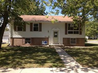136 N Chestnut Ln, Glenwood, IL