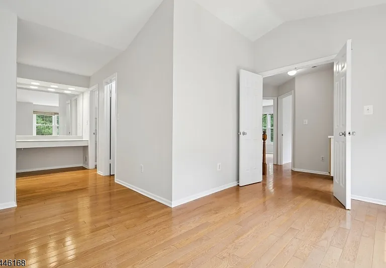 85 Laurelwood Ct — Photo 20