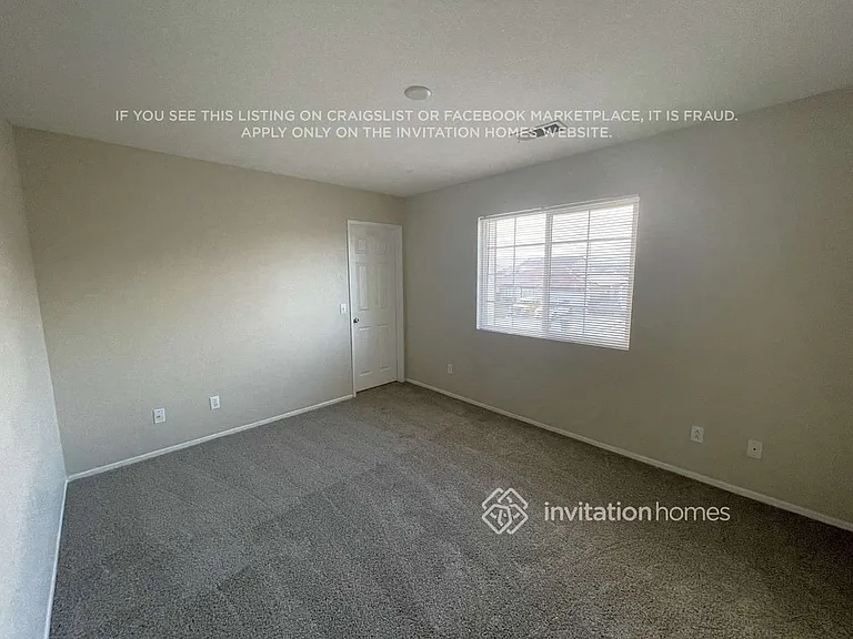 1529 Granville Way — Photo 8