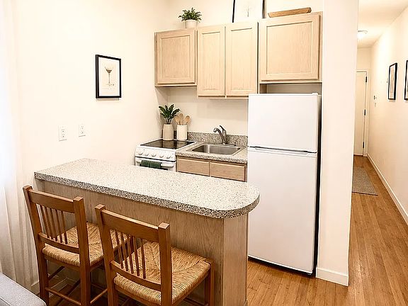 2nd image of 227 E 50th St APT 17