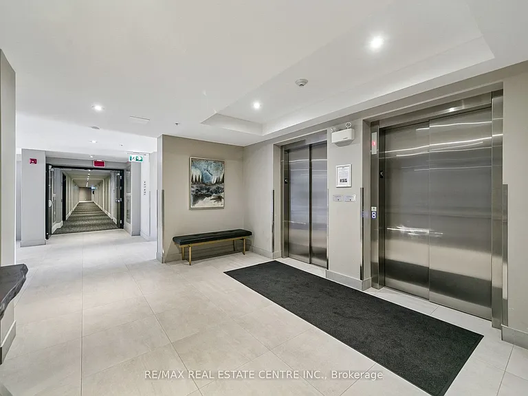 610 Farmstead Dr #102 — Photo 3