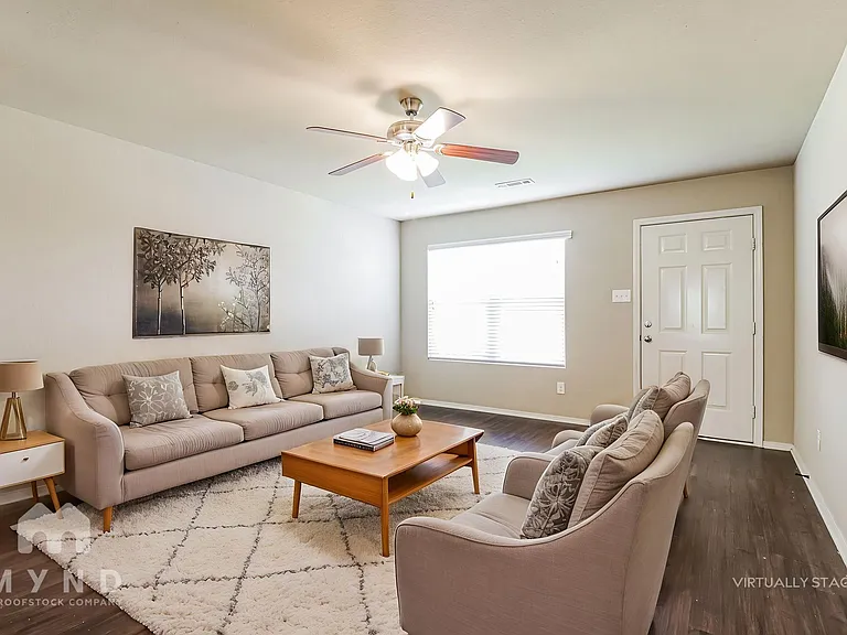 934 Pinehurst Loop — Photo 2
