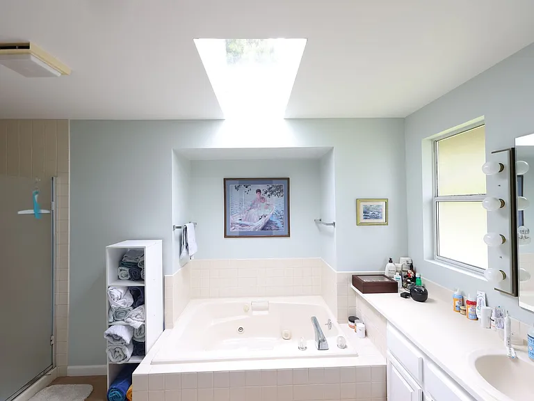14329 Gibralter Rd — Photo 8