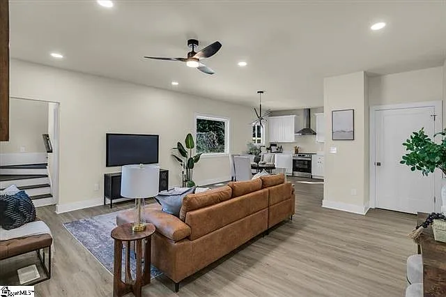 337 Potomac Ave — Photo 4