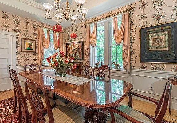 Formal dining room