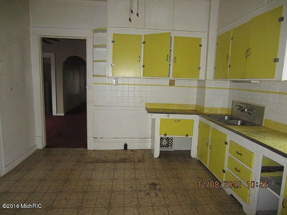 2nd image of 1417 E Stockbridge Ave