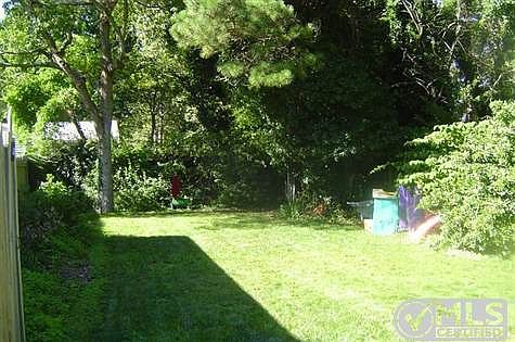 4th image of 26 Diane Ave