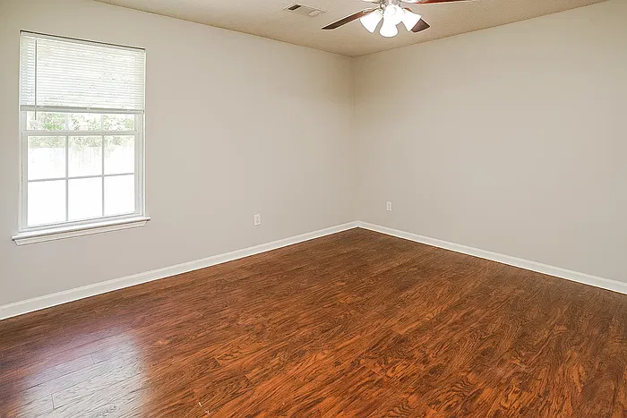 3 bed, 2.0 bath, 1396 sqft, $1,475 — Photo 4