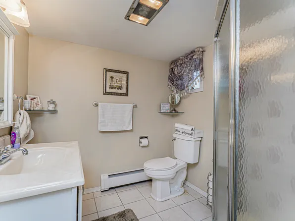 76 Whitman Avenue image 18 of 27