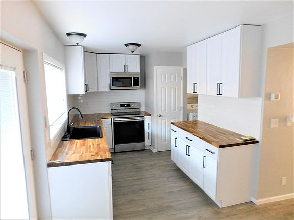 Updated kitchen w All appliances.