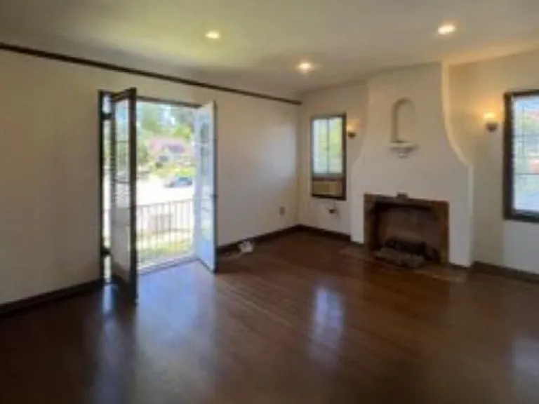 1171 Huntington Dr — Photo 3
