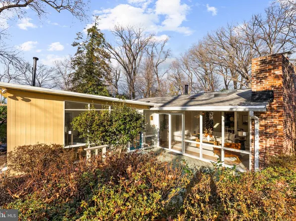 11702 College View Dr, Silver Spring, MD 20902