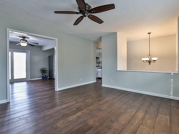 5th image of 9 Horizon Hill Ct